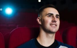 Смотреть кино хорошим качеством 2018: почему мы до сих пор не догадываемся, как это делать правильно