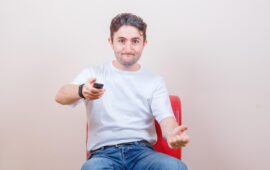 Забытая кнопка в телевизоре: где на самом деле искать каналы ТВ хорошего кино смотреть бесплатно